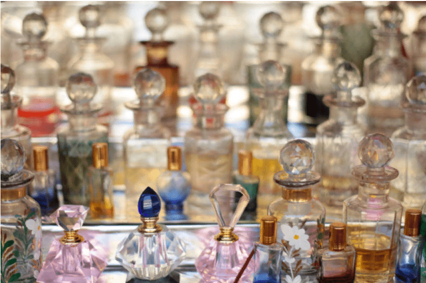Аромат в парфюмерии - духи и их отличие, фиксатор запаха, как нанести парфюм